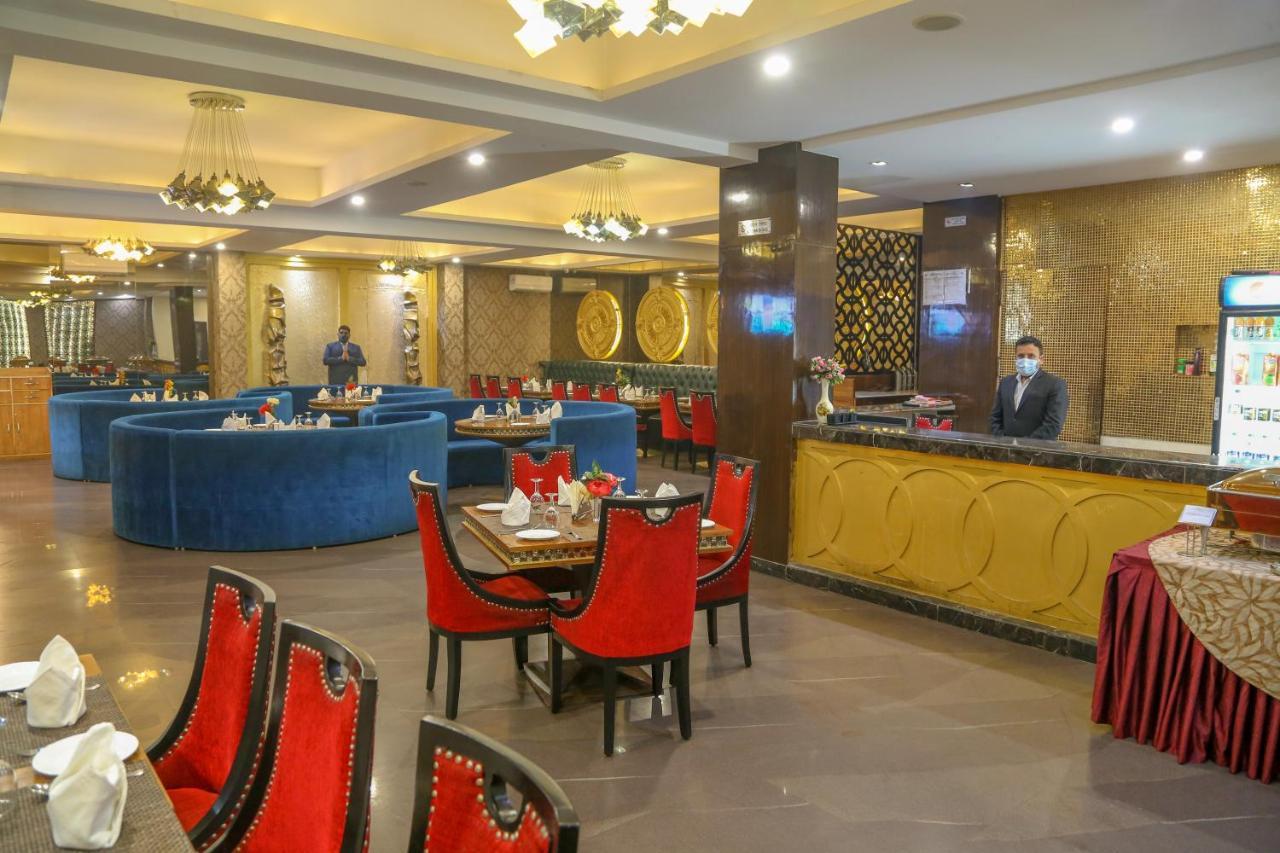 Four Leaf Hotel,Budaun Kültér fotó