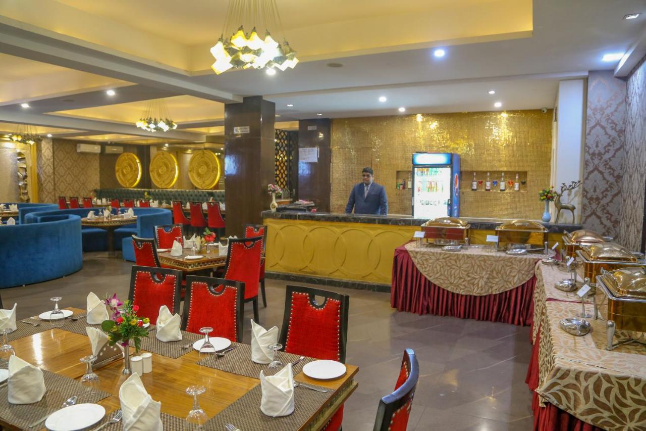 Four Leaf Hotel,Budaun Kültér fotó